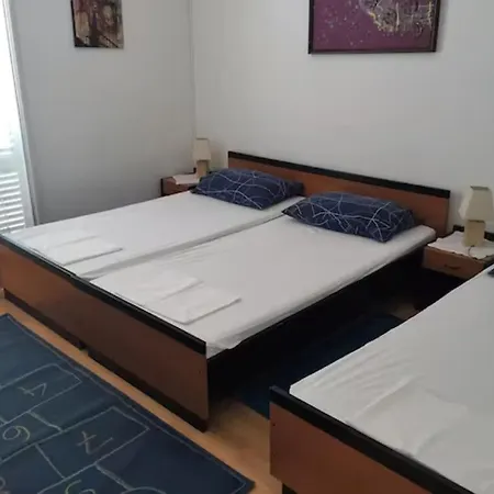 Ispod Smokve Appartement Pirovac