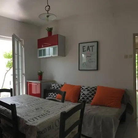 Ispod Smokve Appartement Pirovac